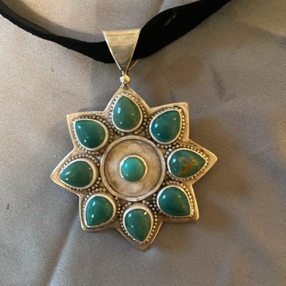Vintage 925 Sterling Silver & Turquoise pendant on black leather strap necklace - Picture 2 of 6